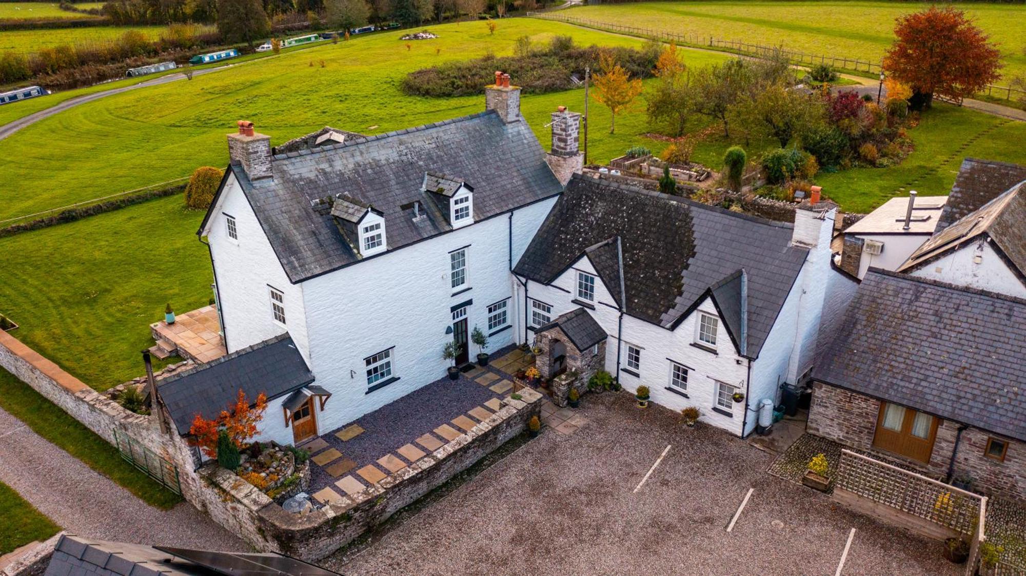 Ty Newydd B&B Brecon Ngoại thất bức ảnh